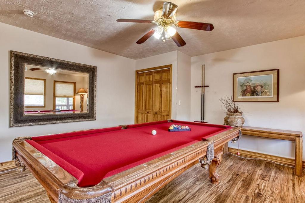 The Nuthouse Ii, Pool Table, Wifi, 1089 Free Tickets Each Paid Day, Dollywood And More Sevierville Habitación foto