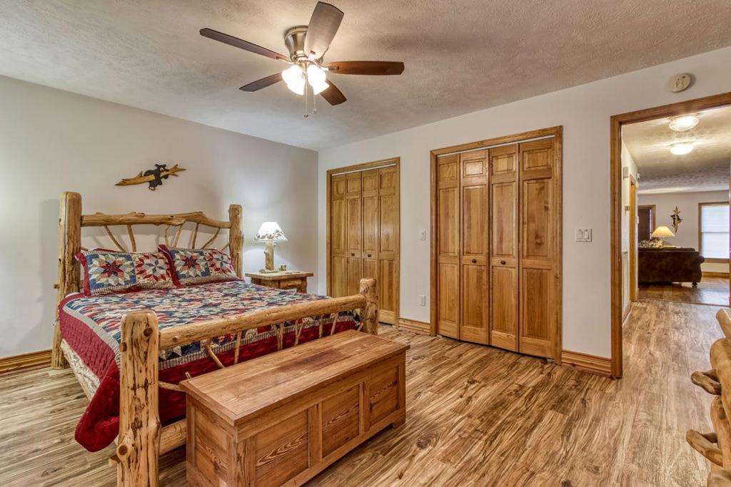 The Nuthouse Ii, Pool Table, Wifi, 1089 Free Tickets Each Paid Day, Dollywood And More Sevierville Habitación foto