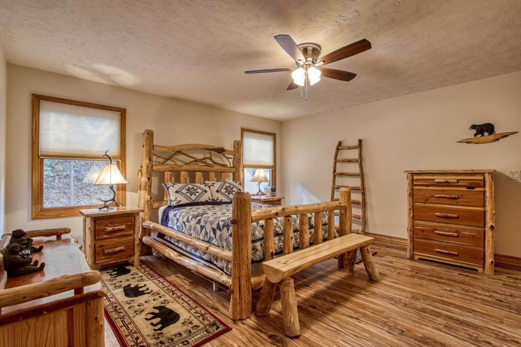 The Nuthouse Ii, Pool Table, Wifi, 1089 Free Tickets Each Paid Day, Dollywood And More Sevierville Habitación foto